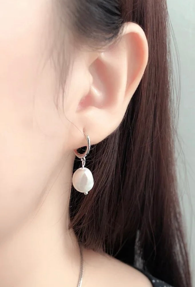 Fresh water pearl hoop gold plated/silver plated earrings
