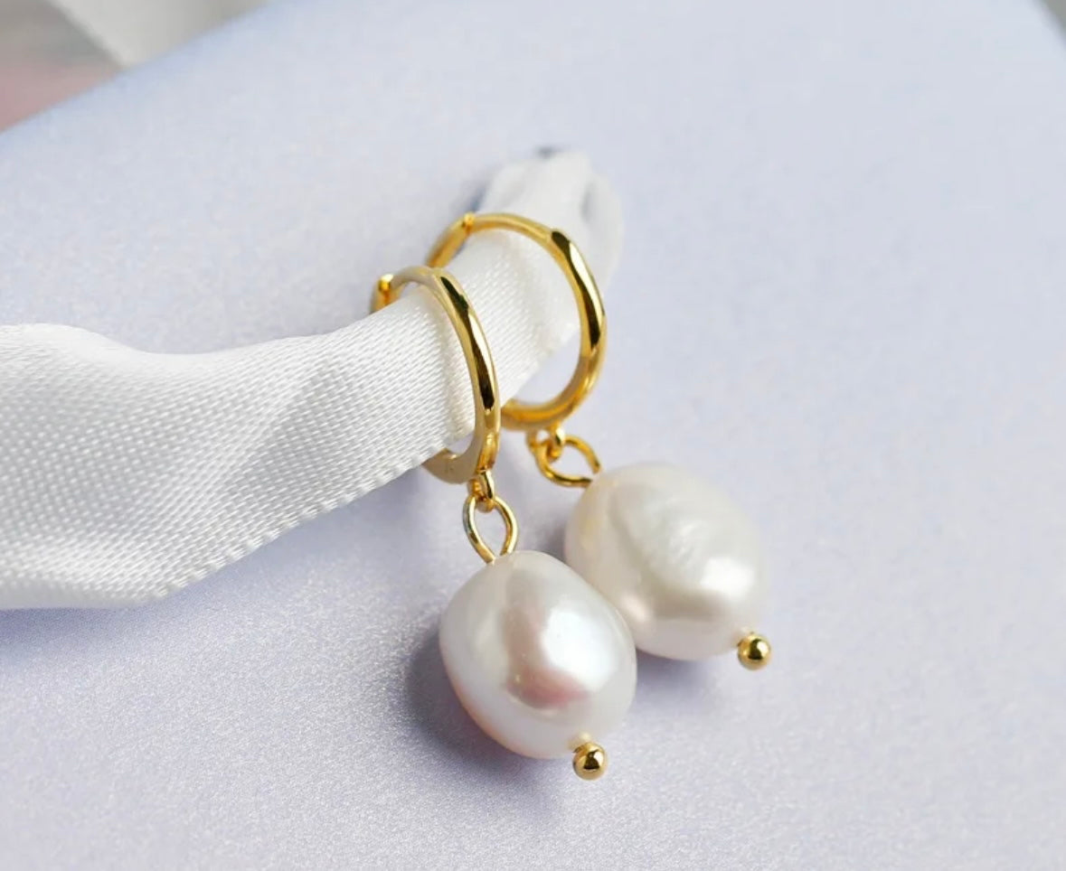 Fresh water pearl hoop gold plated/silver plated earrings